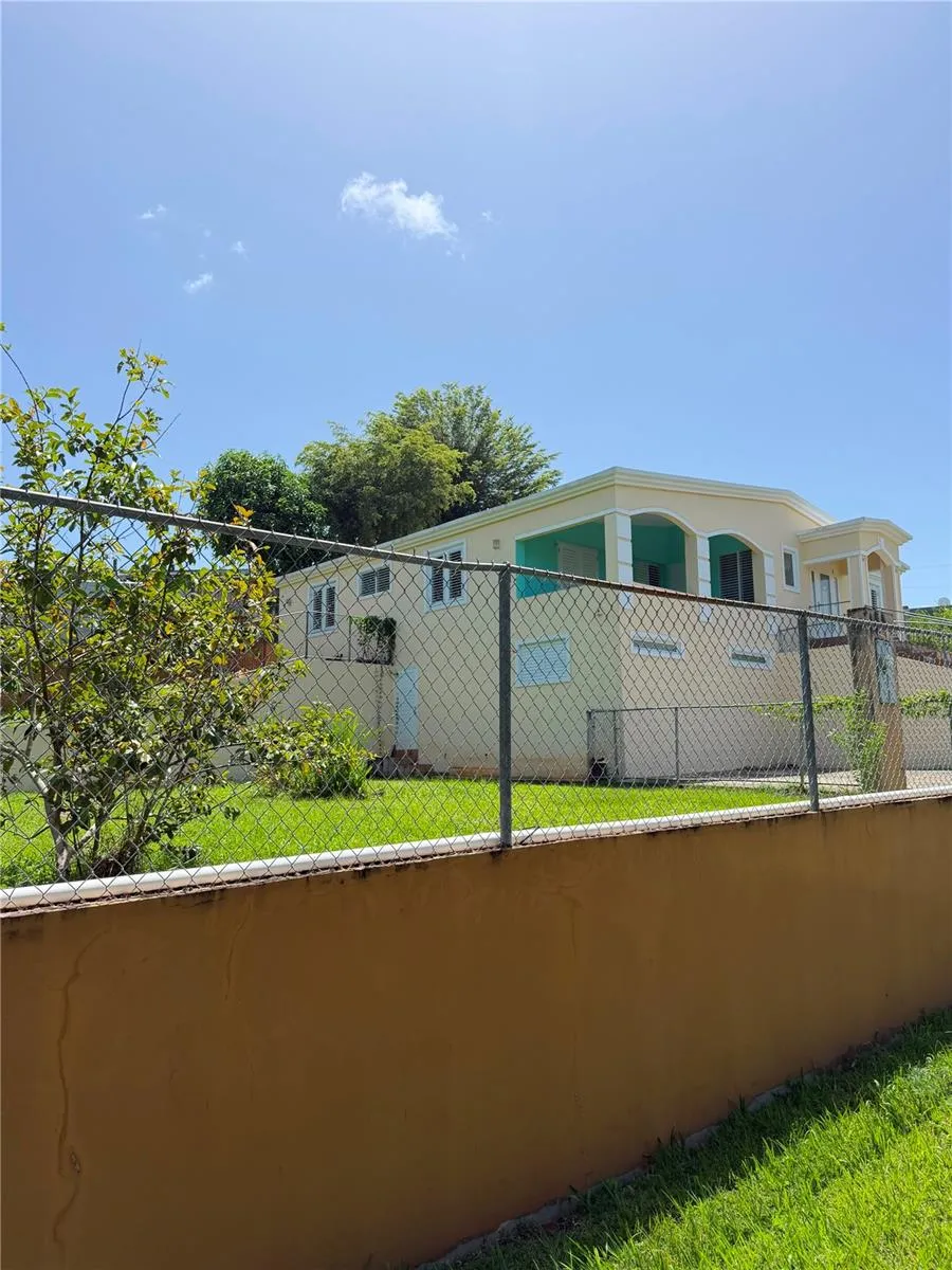 435 CALABAZA San Sebastian, PR 00685