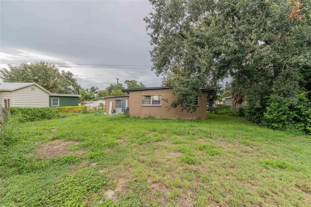 2021 S CRYSTAL LAKE DRIVE Lakeland, FL 33801