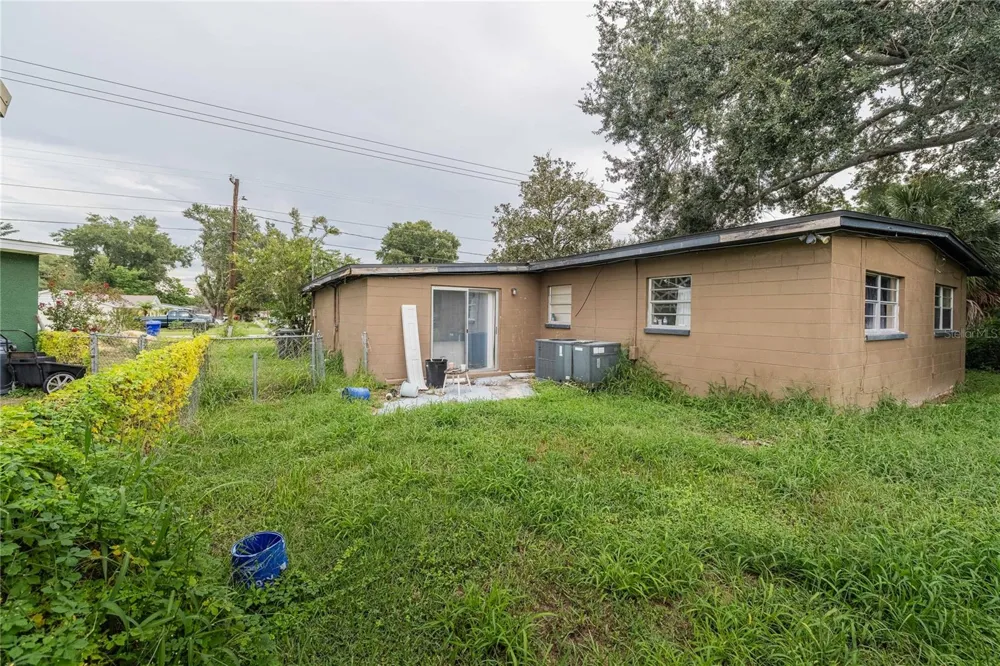 2021 S CRYSTAL LAKE DRIVE Lakeland, FL 33801