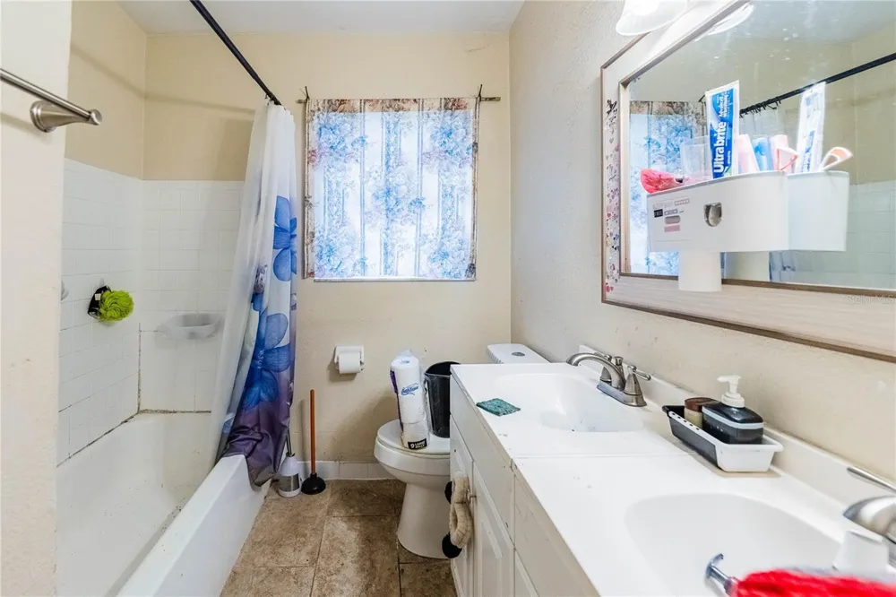 2021 S CRYSTAL LAKE DRIVE Lakeland, FL 33801