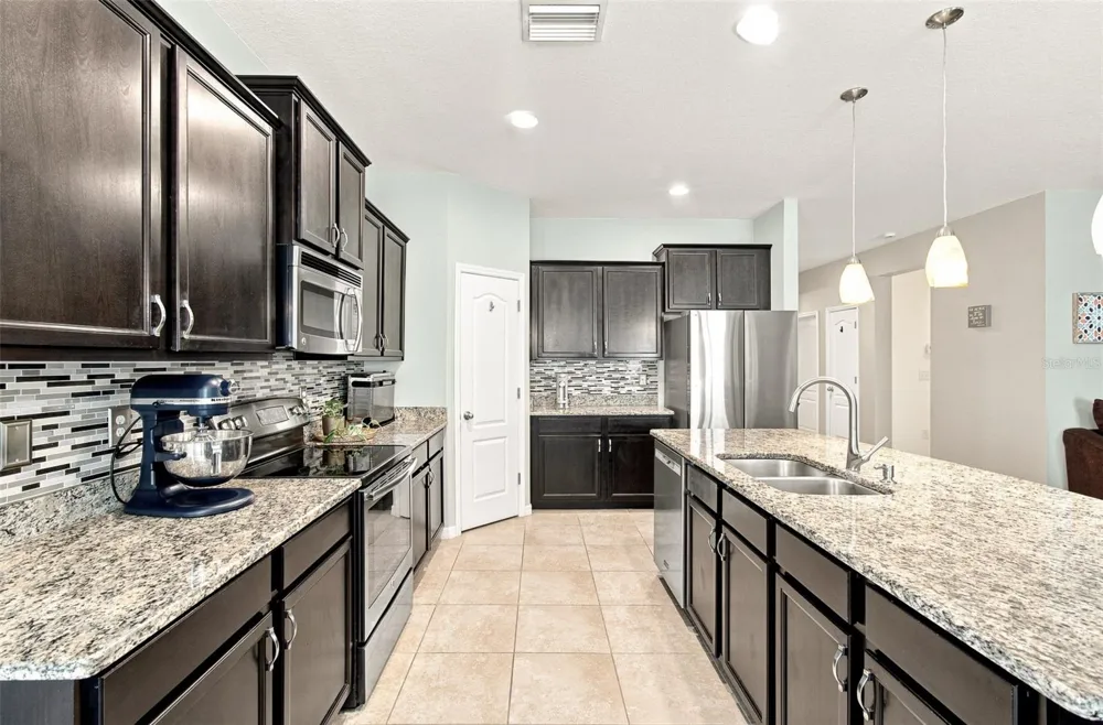 12210 LEGACY BRIGHT STREET Riverview, FL 33578