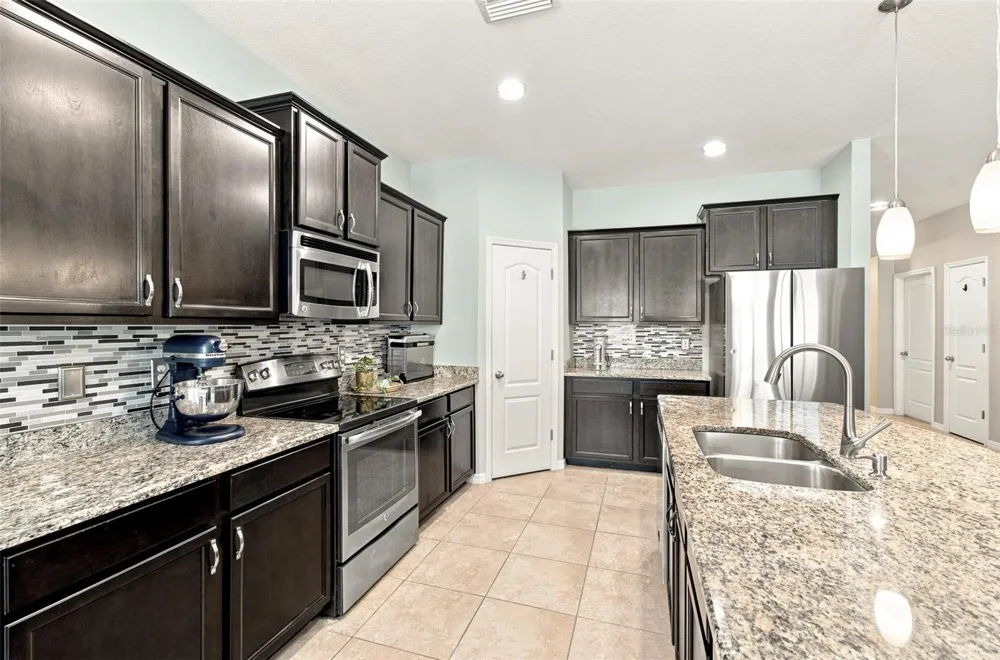 12210 LEGACY BRIGHT STREET Riverview, FL 33578