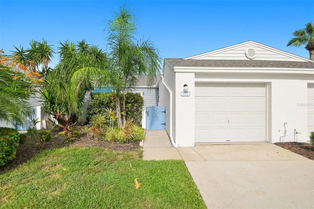 825 WATERSIDE LANE Bradenton, FL 34209