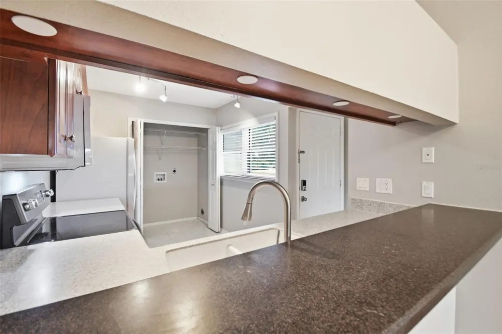825 WATERSIDE LANE Bradenton, FL 34209