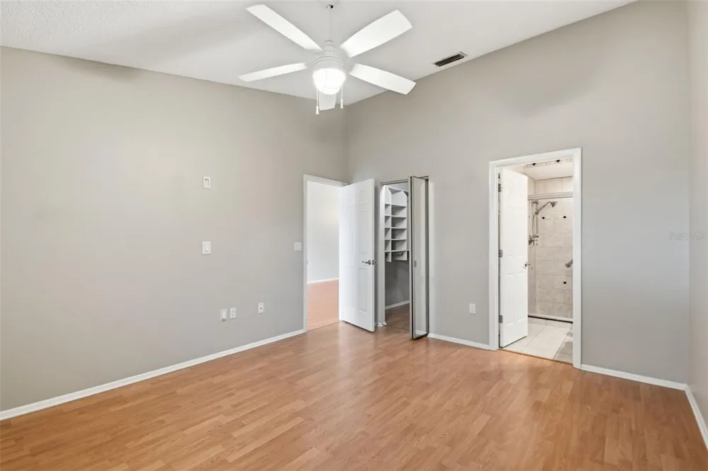 825 WATERSIDE LANE Bradenton, FL 34209