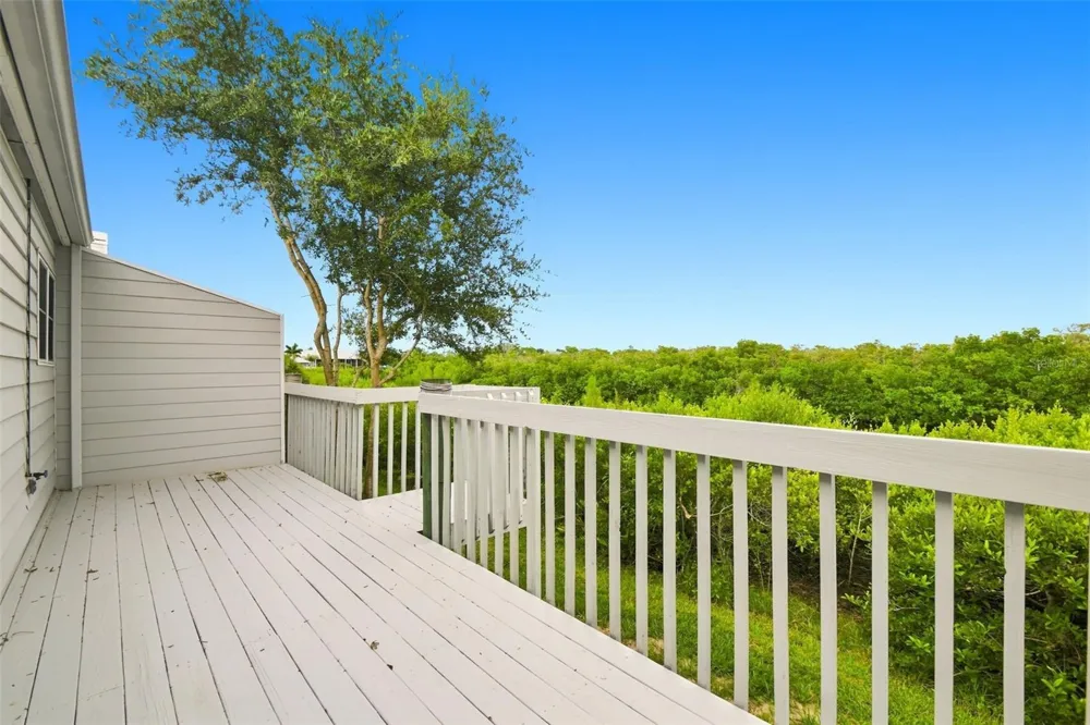 825 WATERSIDE LANE Bradenton, FL 34209