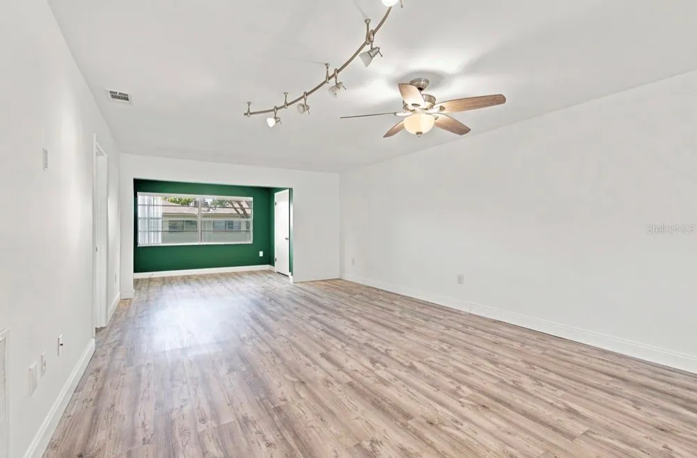 7570 92ND STREET #203C Seminole, FL 33777