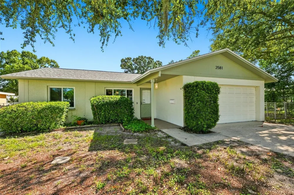 2581 COLUMBUS WAY S St Petersburg, FL 33712