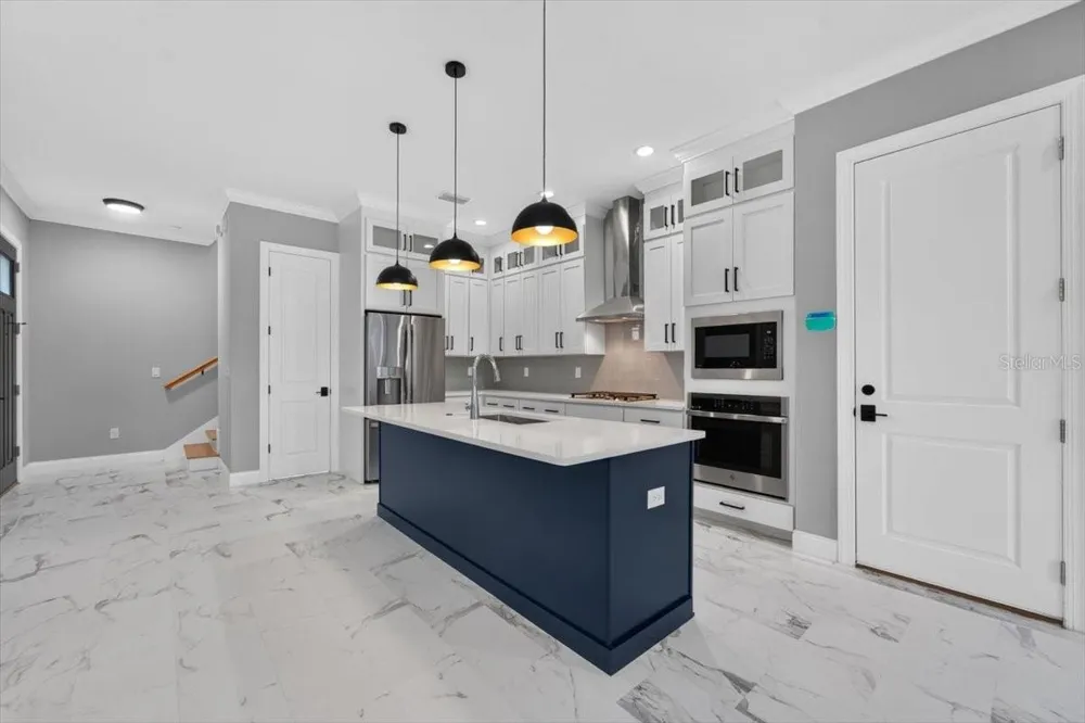 2501 W NORTH A STREET #B Tampa, FL 33609