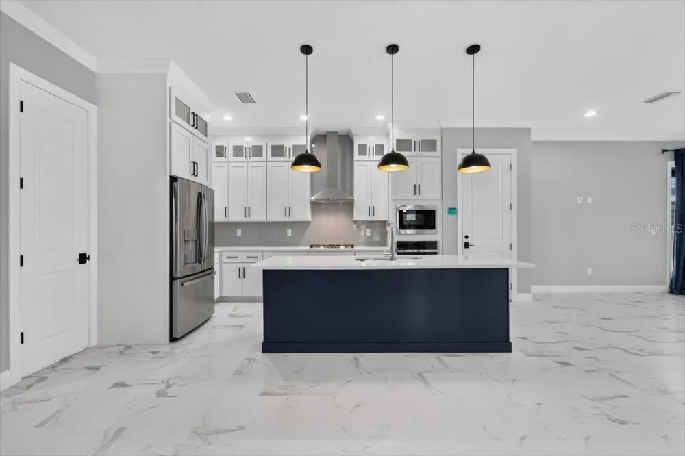 2501 W NORTH A STREET #B Tampa, FL 33609