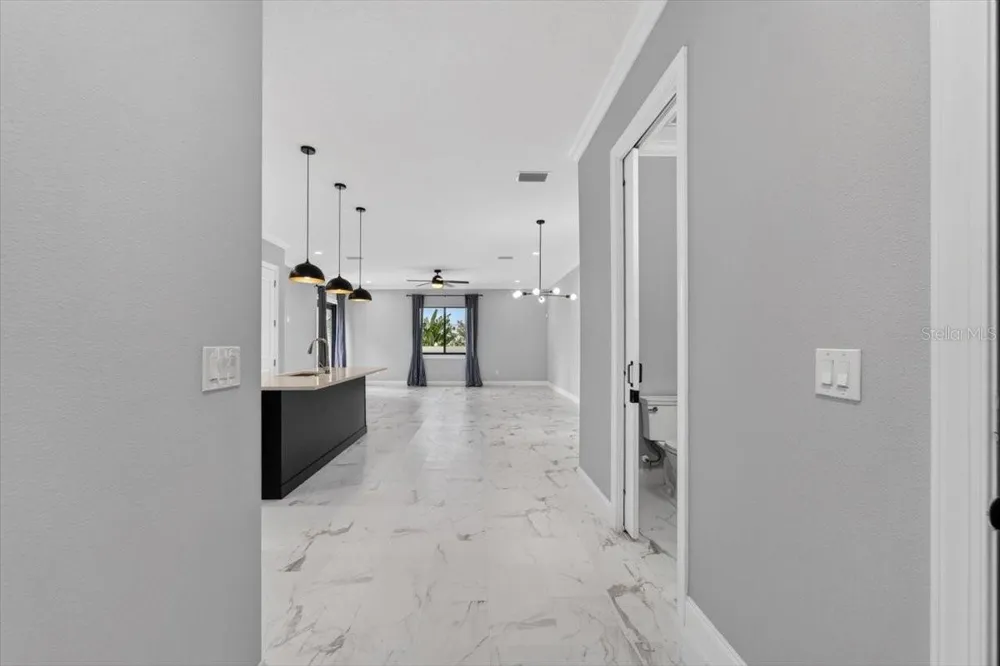 2501 W NORTH A STREET #B Tampa, FL 33609