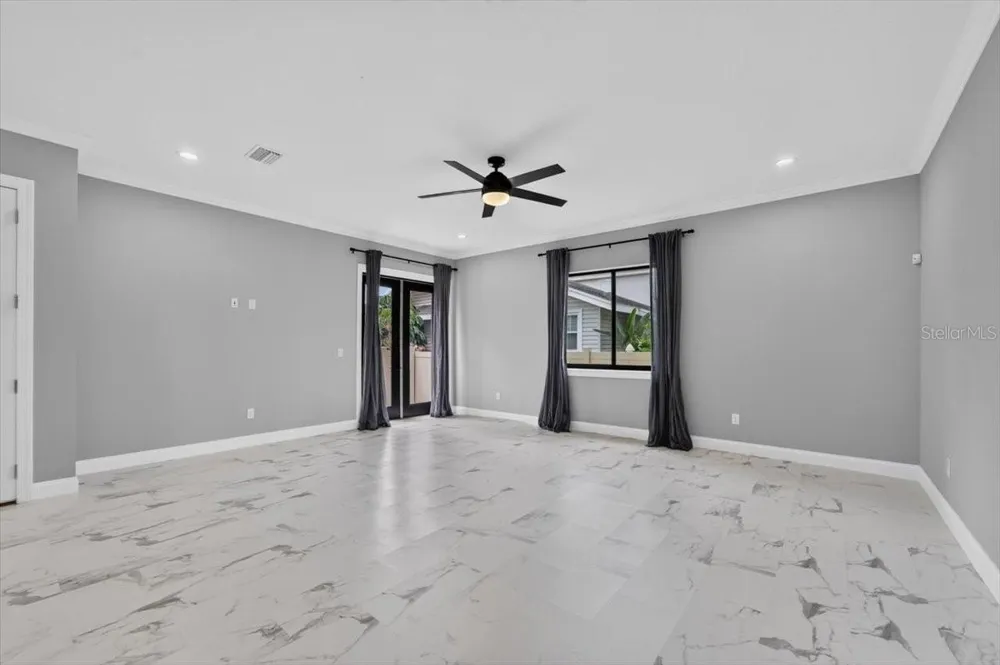 2501 W NORTH A STREET #B Tampa, FL 33609