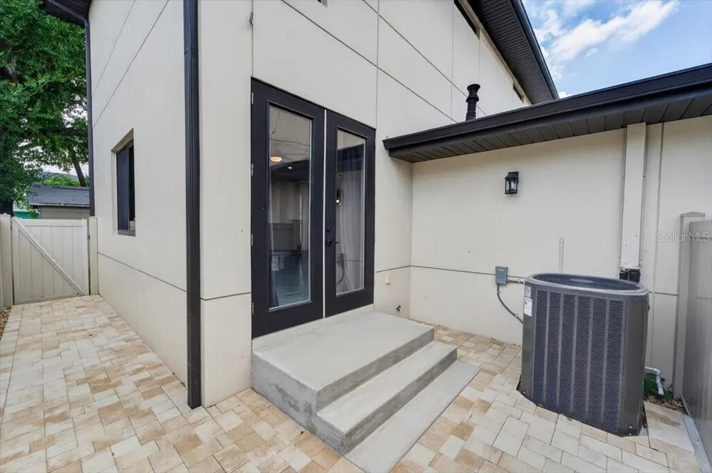 2501 W NORTH A STREET #B Tampa, FL 33609