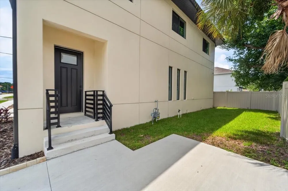 2501 W NORTH A STREET #B Tampa, FL 33609