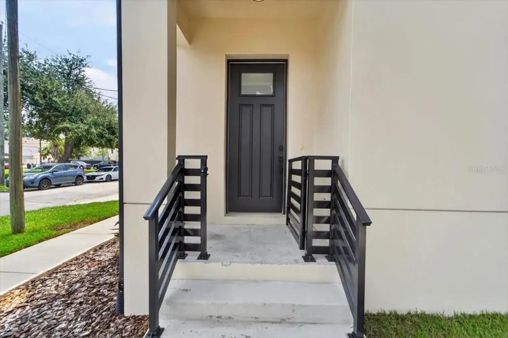 2501 W NORTH A STREET #B Tampa, FL 33609