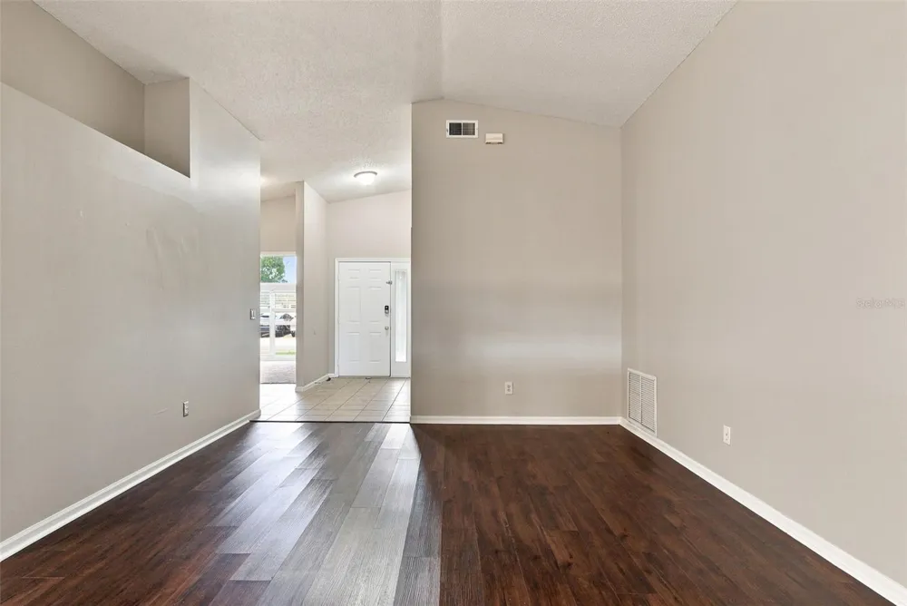 562 SHORT PINE CIRCLE Orlando, FL 32807
