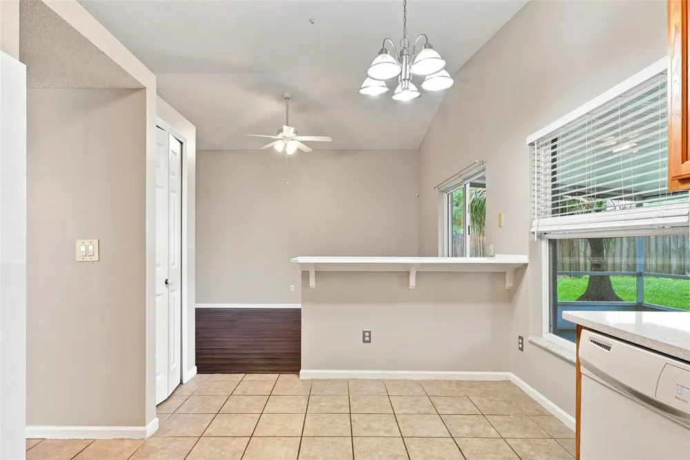 562 SHORT PINE CIRCLE Orlando, FL 32807