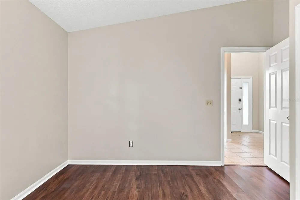 562 SHORT PINE CIRCLE Orlando, FL 32807