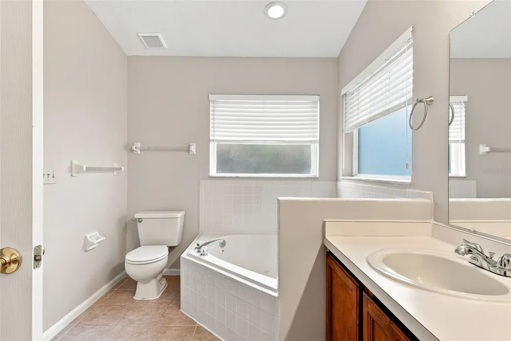 562 SHORT PINE CIRCLE Orlando, FL 32807
