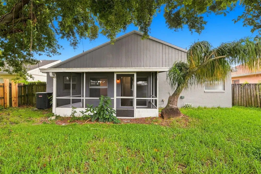 562 SHORT PINE CIRCLE Orlando, FL 32807
