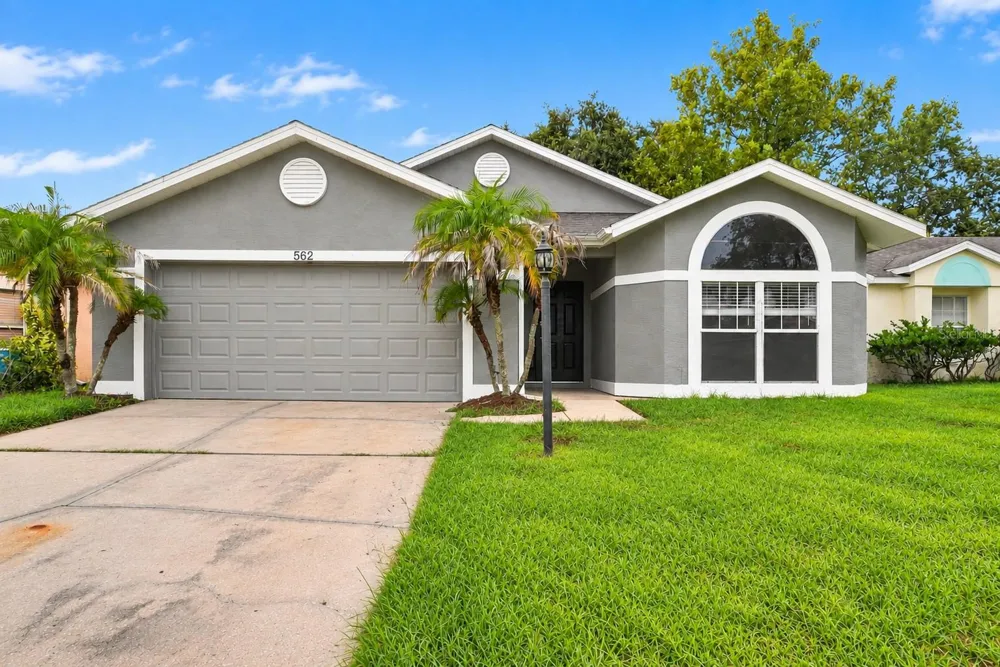 562 SHORT PINE CIRCLE Orlando, FL 32807