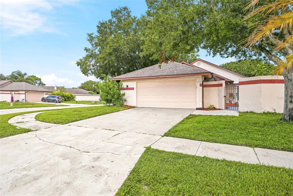 6922 SILVERMILL DRIVE Tampa, FL 33635
