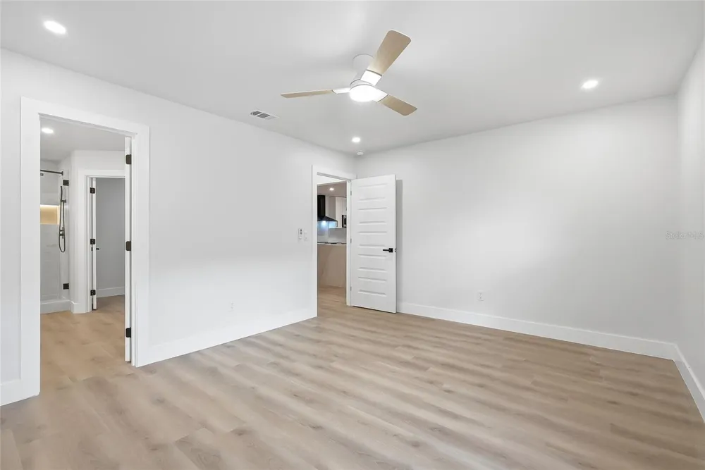 6922 SILVERMILL DRIVE Tampa, FL 33635
