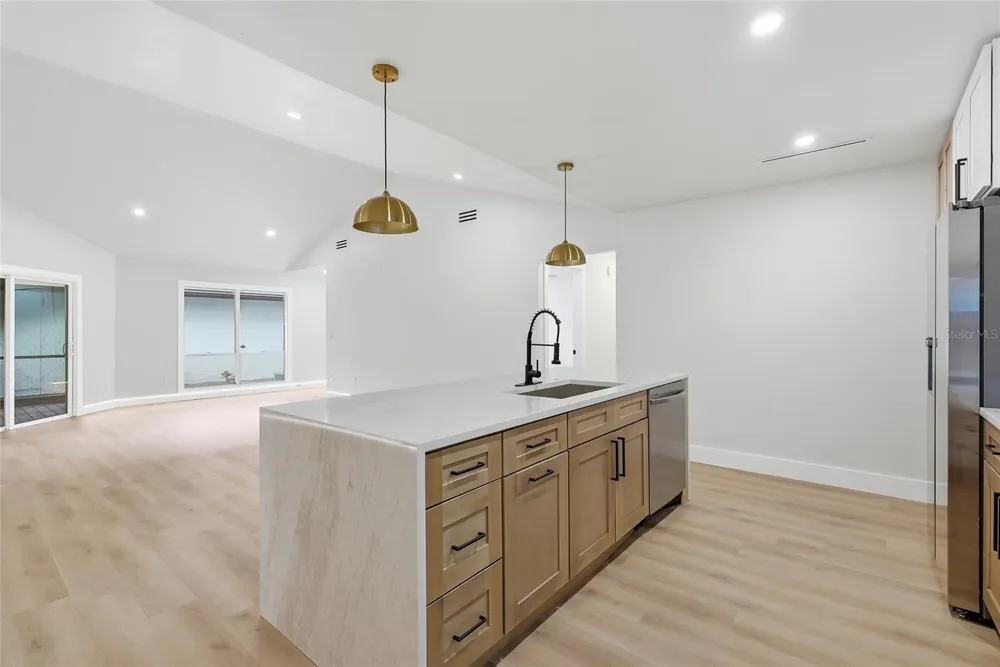6922 SILVERMILL DRIVE Tampa, FL 33635