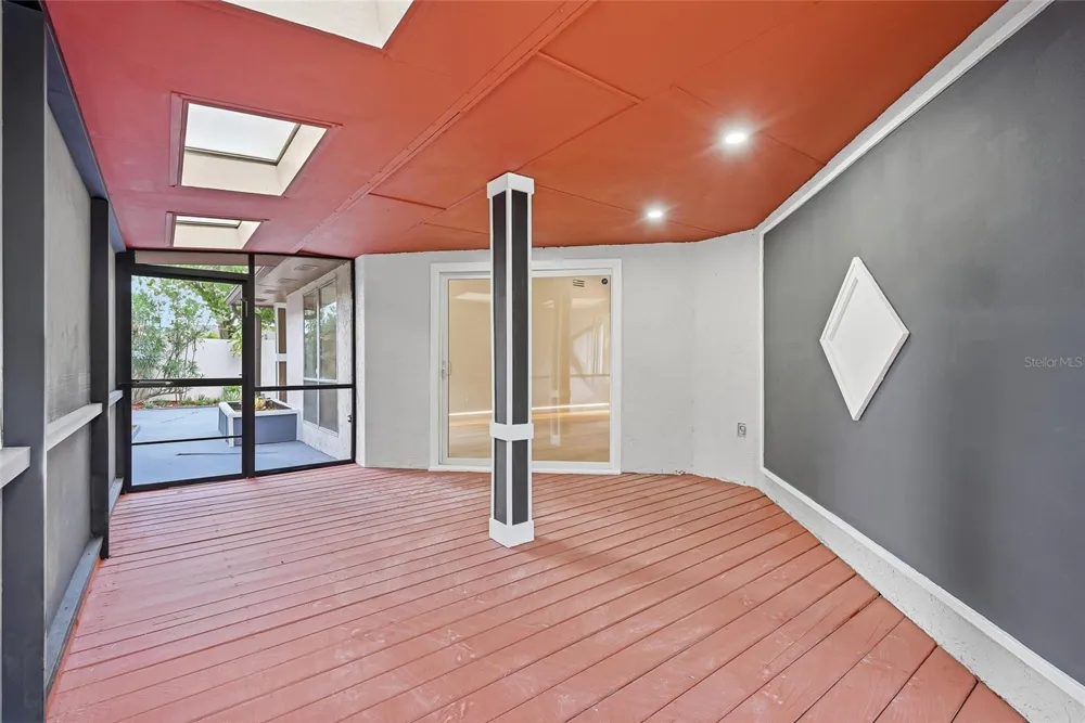 6922 SILVERMILL DRIVE Tampa, FL 33635