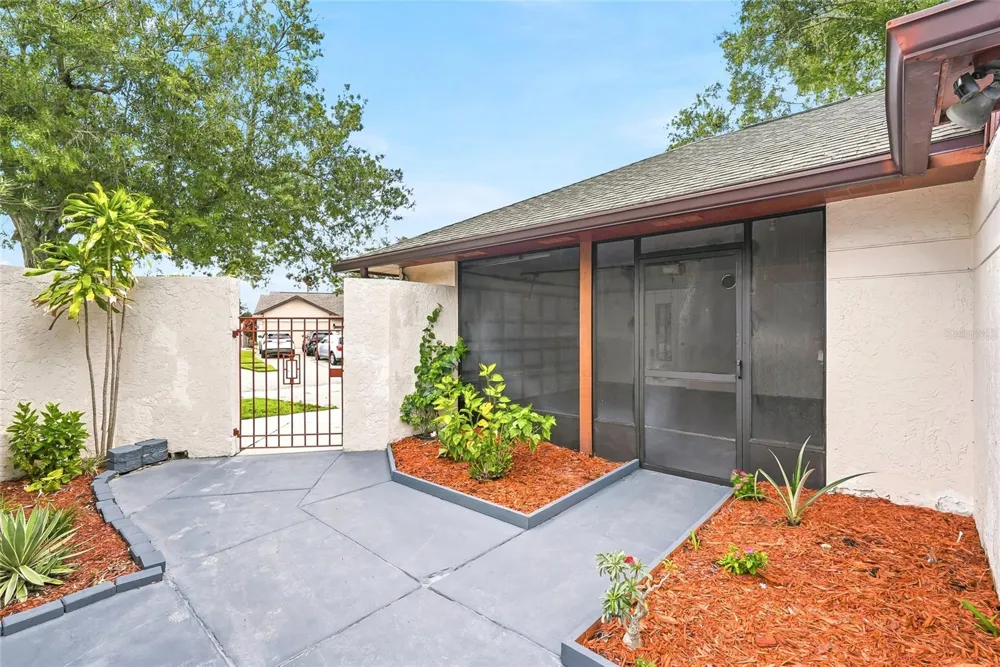 6922 SILVERMILL DRIVE Tampa, FL 33635