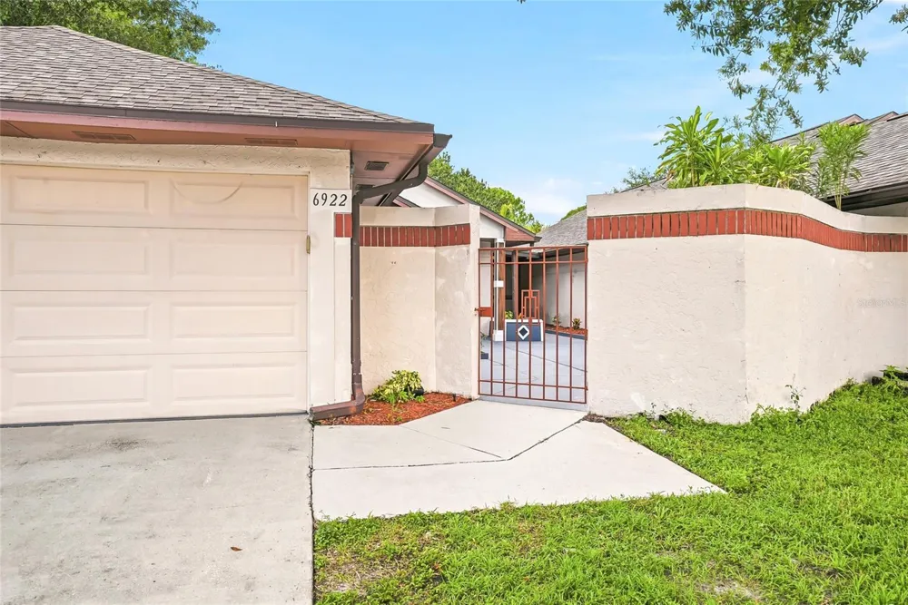 6922 SILVERMILL DRIVE Tampa, FL 33635
