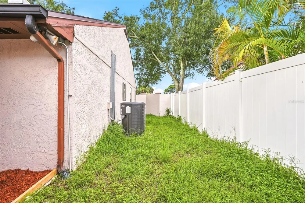 6922 SILVERMILL DRIVE Tampa, FL 33635