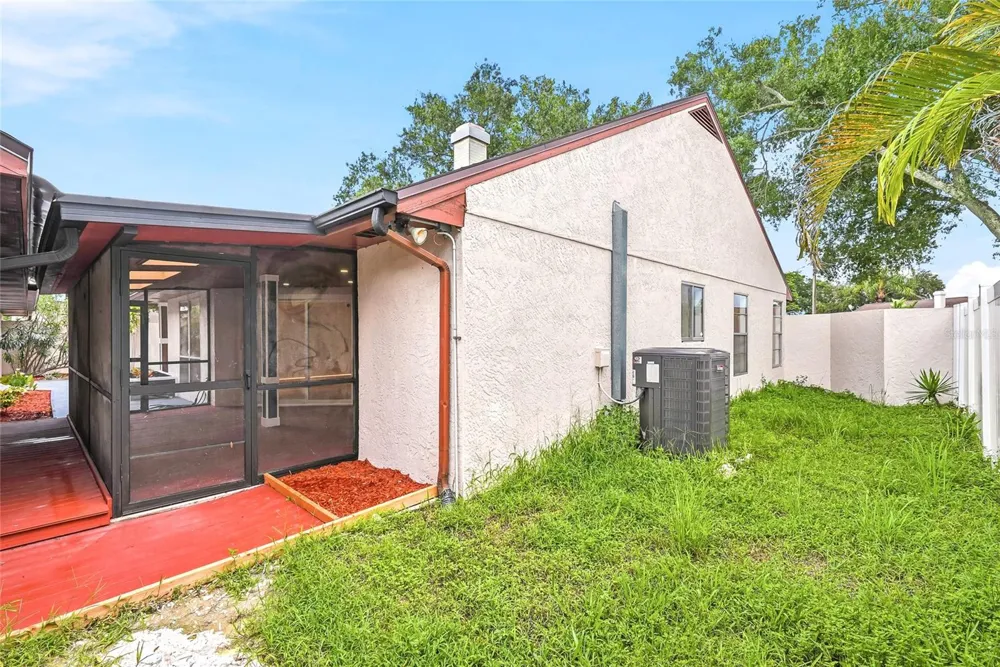 6922 SILVERMILL DRIVE Tampa, FL 33635