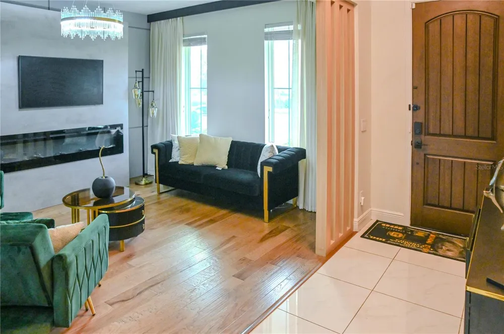 8109 LUDINGTON CIRCLE Orlando, FL 32836