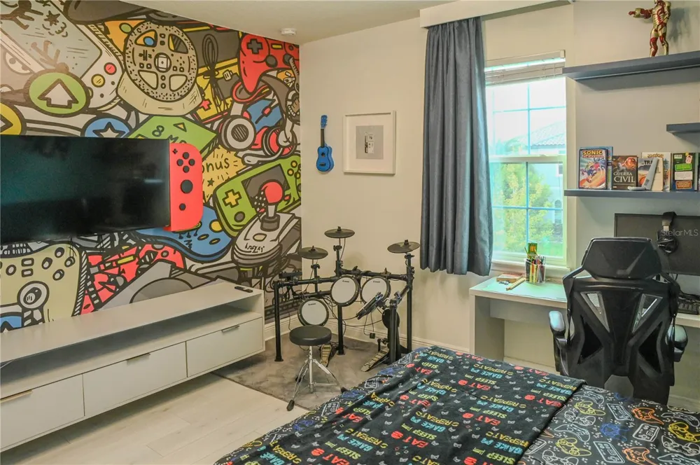 8109 LUDINGTON CIRCLE Orlando, FL 32836