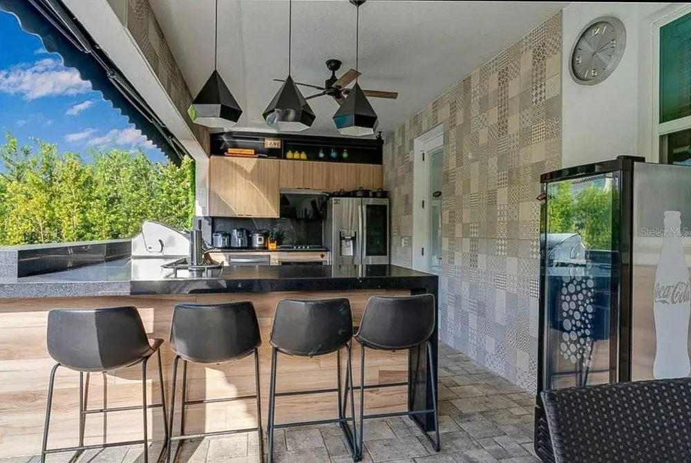 8109 LUDINGTON CIRCLE Orlando, FL 32836