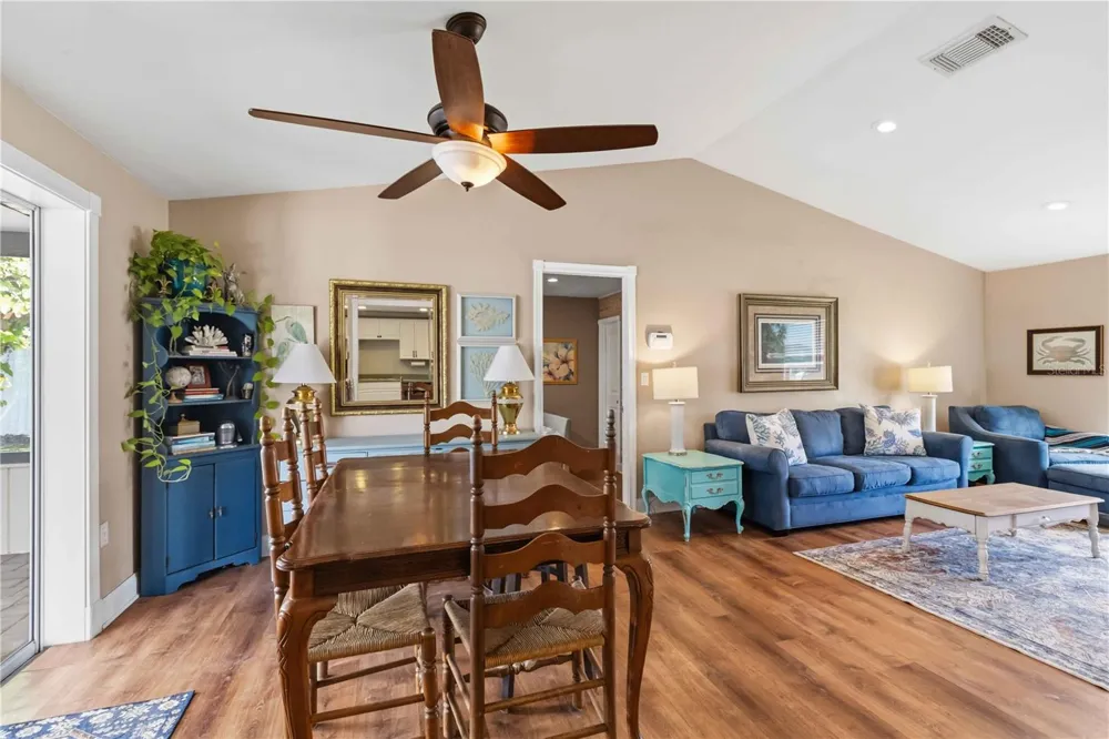 6402 34TH AVENUE W Bradenton, FL 34209