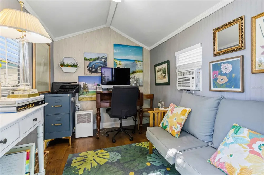 6402 34TH AVENUE W Bradenton, FL 34209