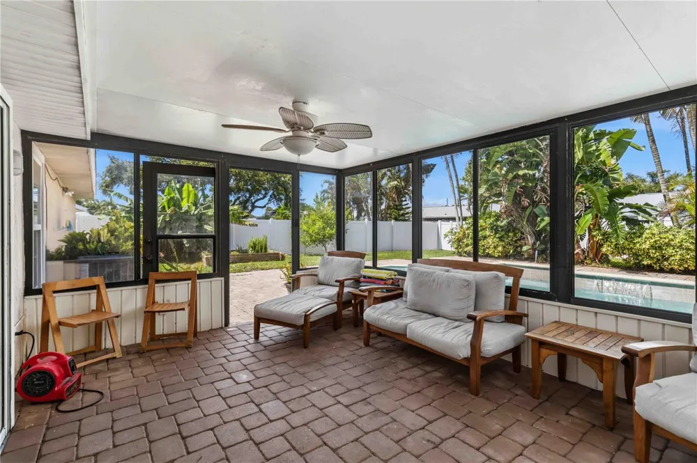 6402 34TH AVENUE W Bradenton, FL 34209
