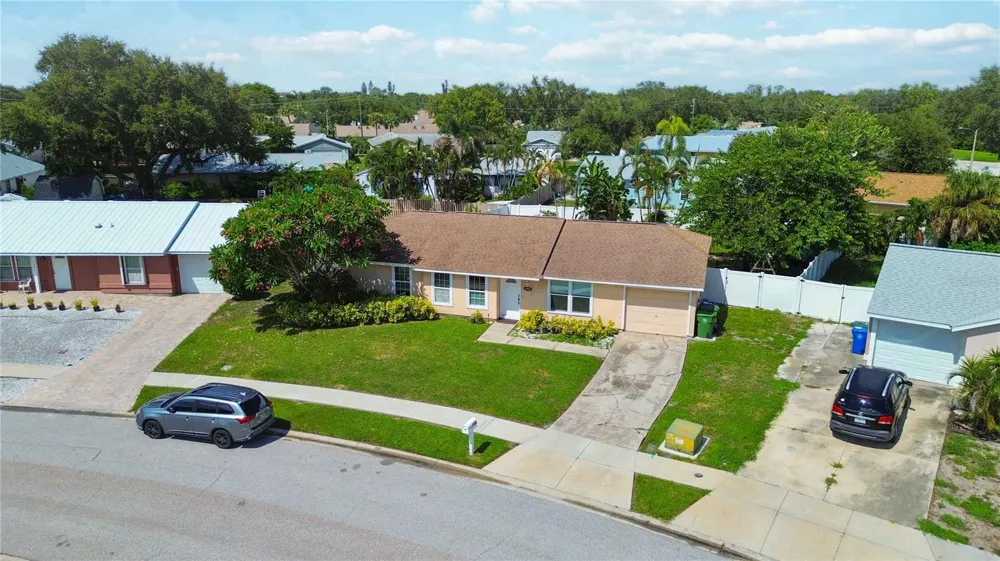 6402 34TH AVENUE W Bradenton, FL 34209