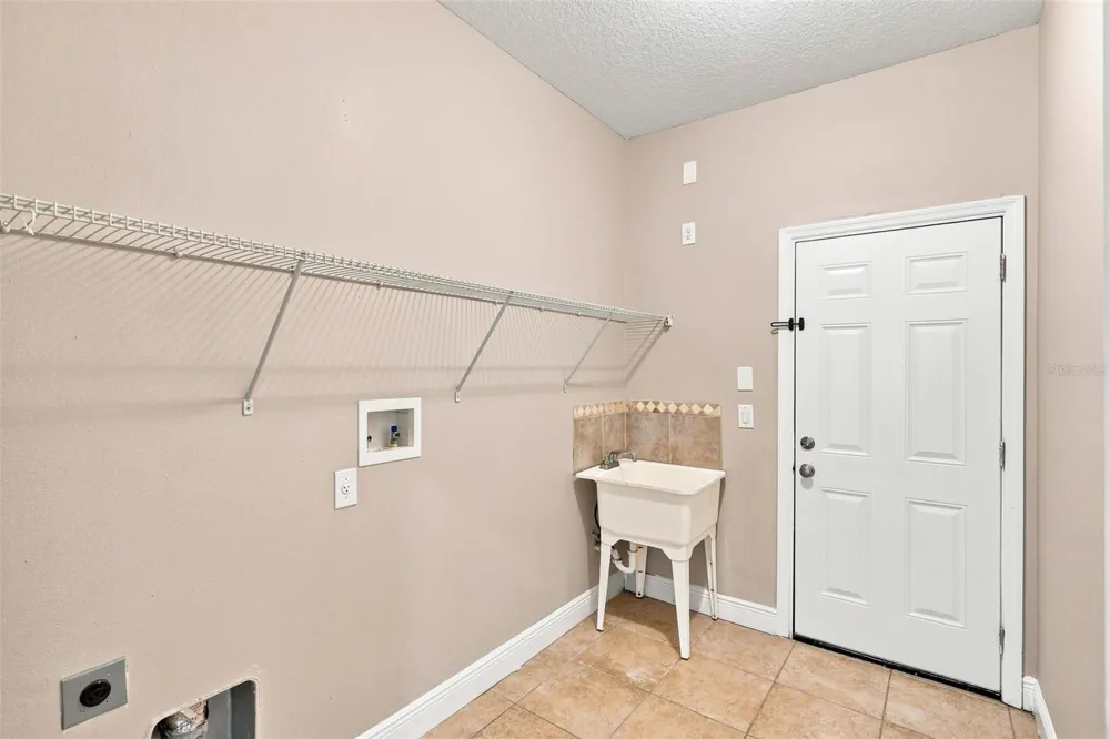 1341 JECENIA BLOSSOM DRIVE Apopka, FL 32712