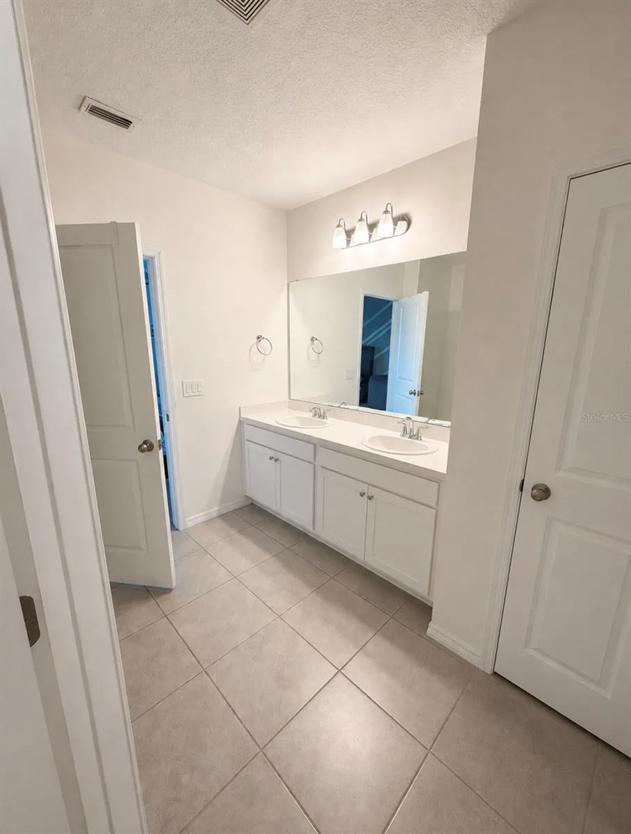 6785 SHELBY LYNN WAY Zephyrhills, FL 33542
