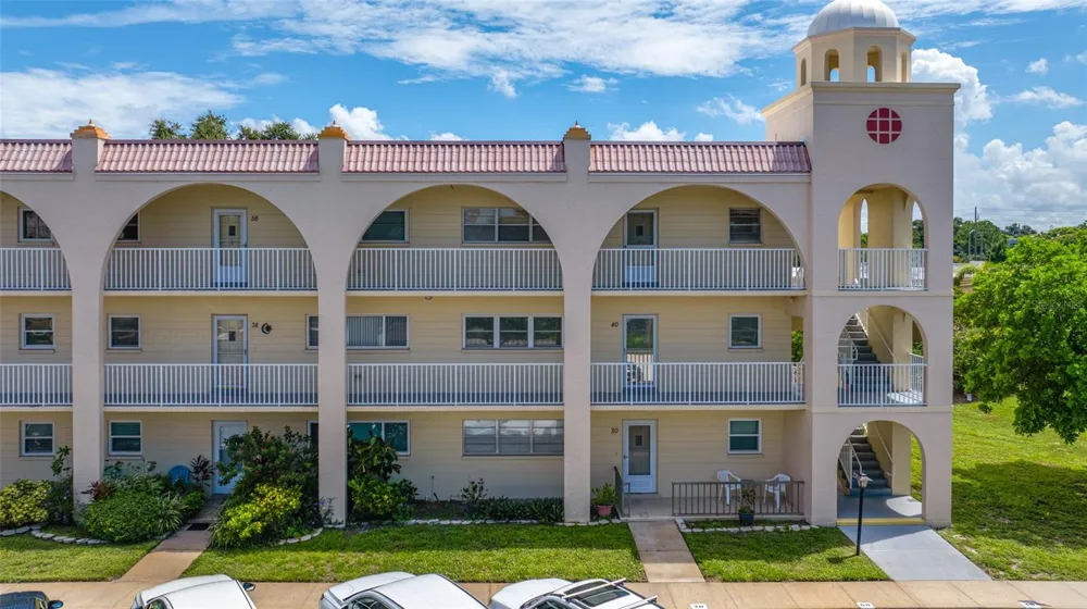 2258 WORLD PARKWAY BOULEVARD W #40 Clearwater, FL 33763