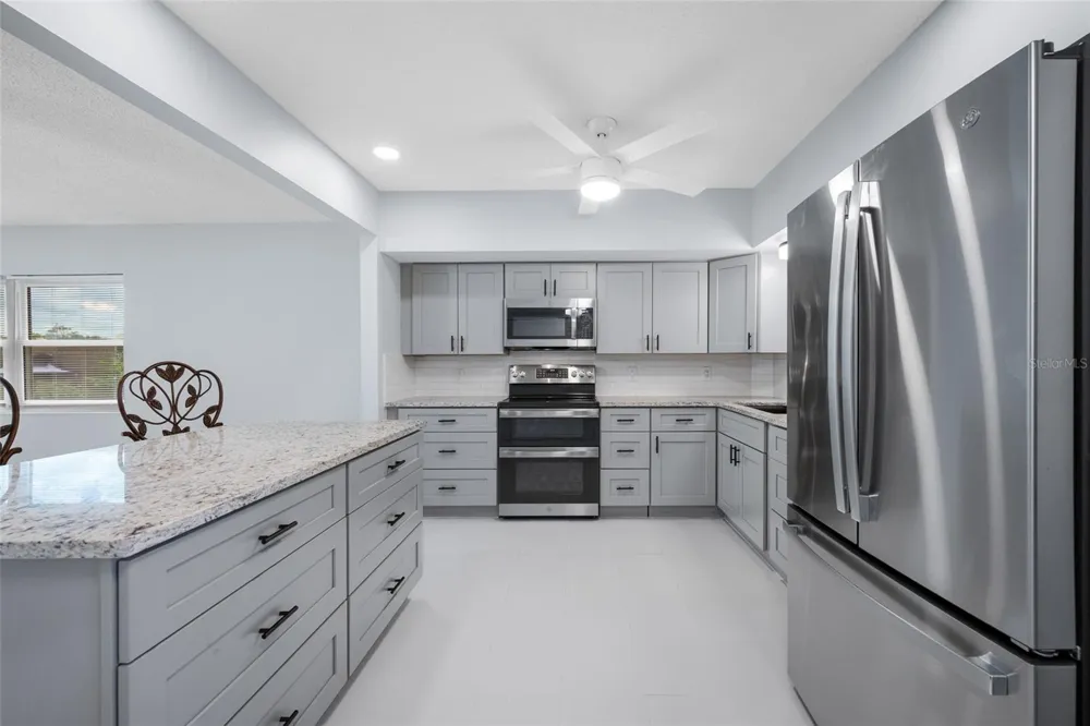 2258 WORLD PARKWAY BOULEVARD W #40 Clearwater, FL 33763
