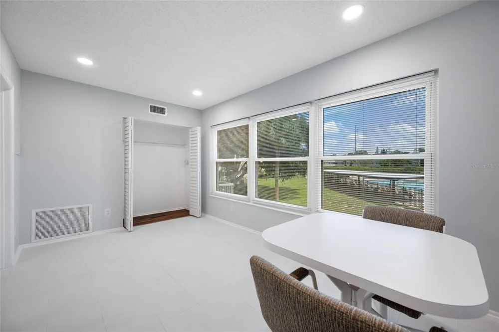 2258 WORLD PARKWAY BOULEVARD W #40 Clearwater, FL 33763