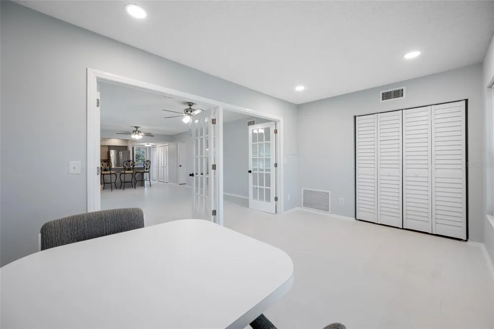 2258 WORLD PARKWAY BOULEVARD W #40 Clearwater, FL 33763