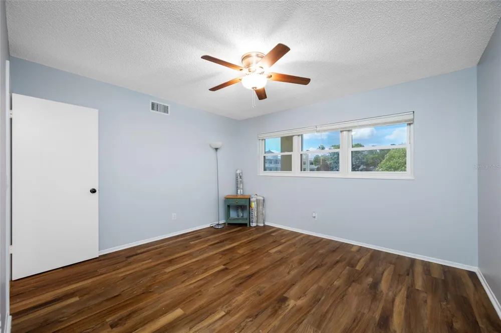 2258 WORLD PARKWAY BOULEVARD W #40 Clearwater, FL 33763