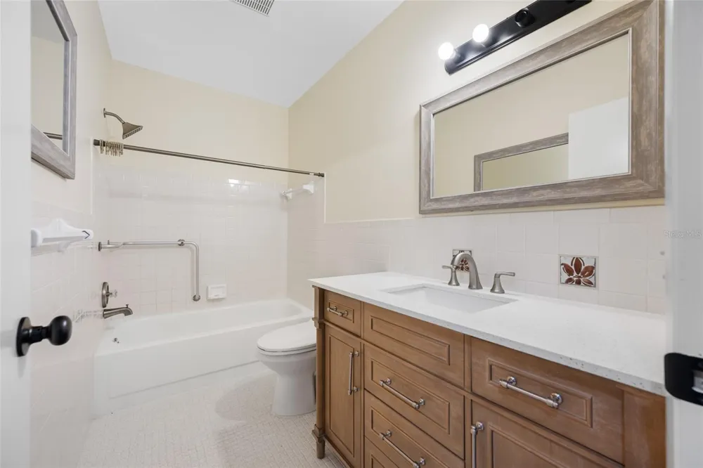 2258 WORLD PARKWAY BOULEVARD W #40 Clearwater, FL 33763