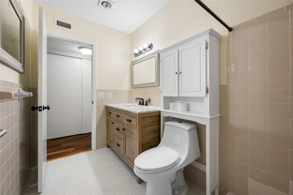 2258 WORLD PARKWAY BOULEVARD W #40 Clearwater, FL 33763