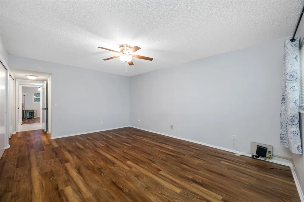 2258 WORLD PARKWAY BOULEVARD W #40 Clearwater, FL 33763